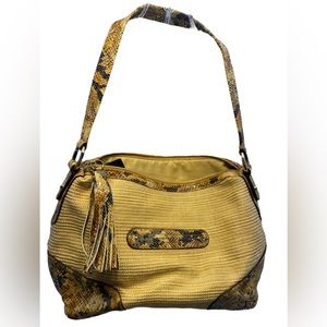 B Makowsky  Tan Straw with Faux  Leather Scale Print NWT-‎ Purse